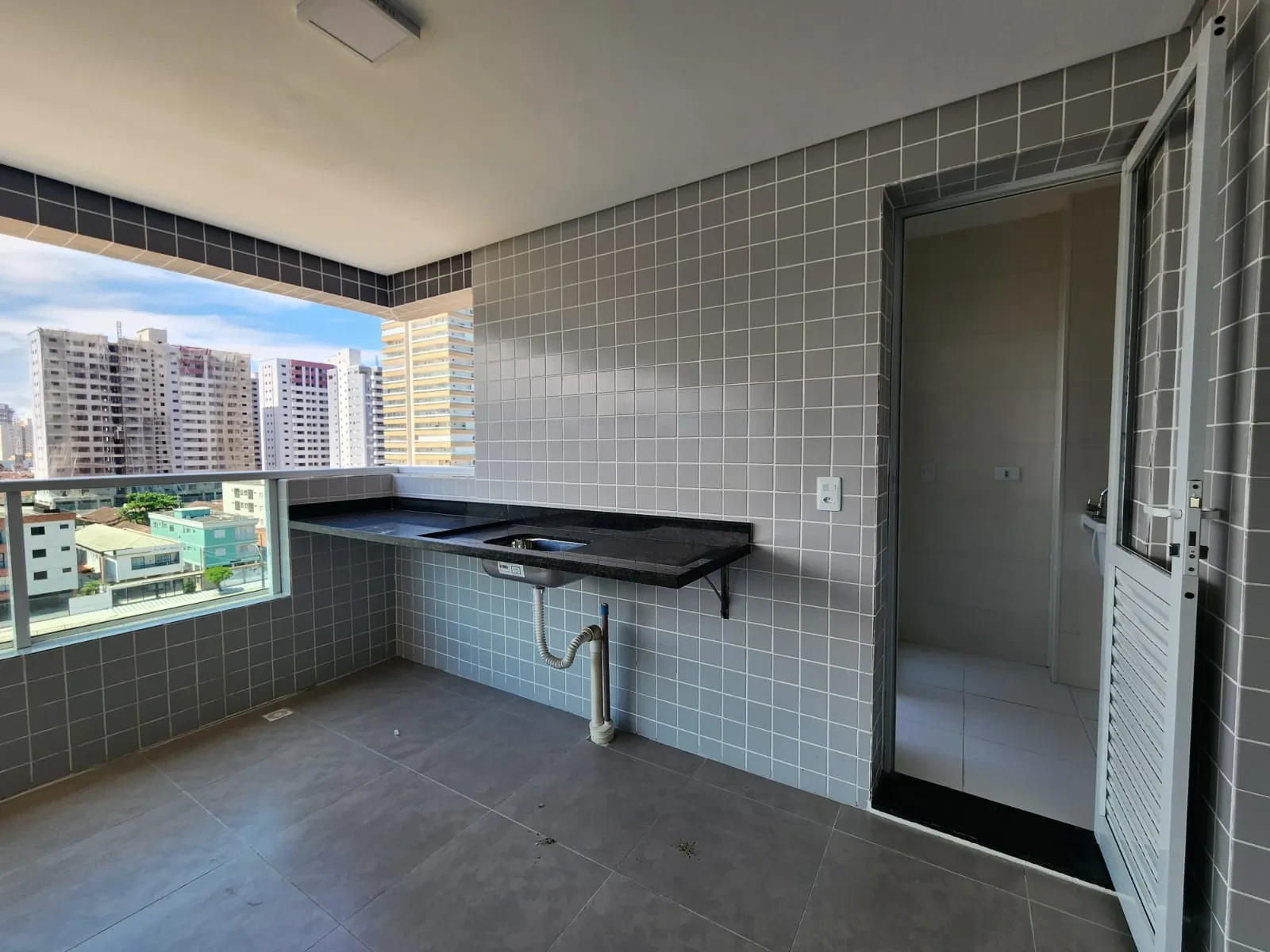 Imagem Apartamento com 2 Quartos à Venda, 8000 metro em Caiçara - Praia Grande