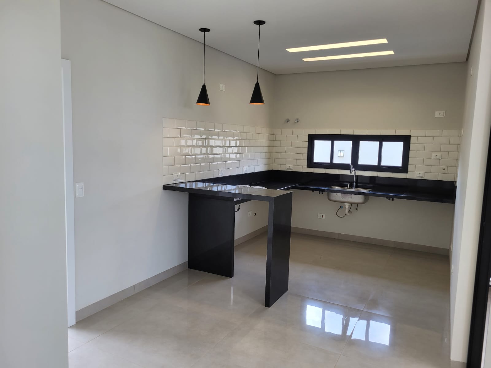Imagem Casa com 3 Quartos à Venda, 210 m²em Alphaville Campo Grande 3 - Campo Grande