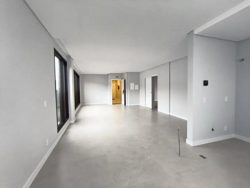 Imagem Apartamento com 3 Quartos à Venda, 114 m² em Centro - Florianópolis