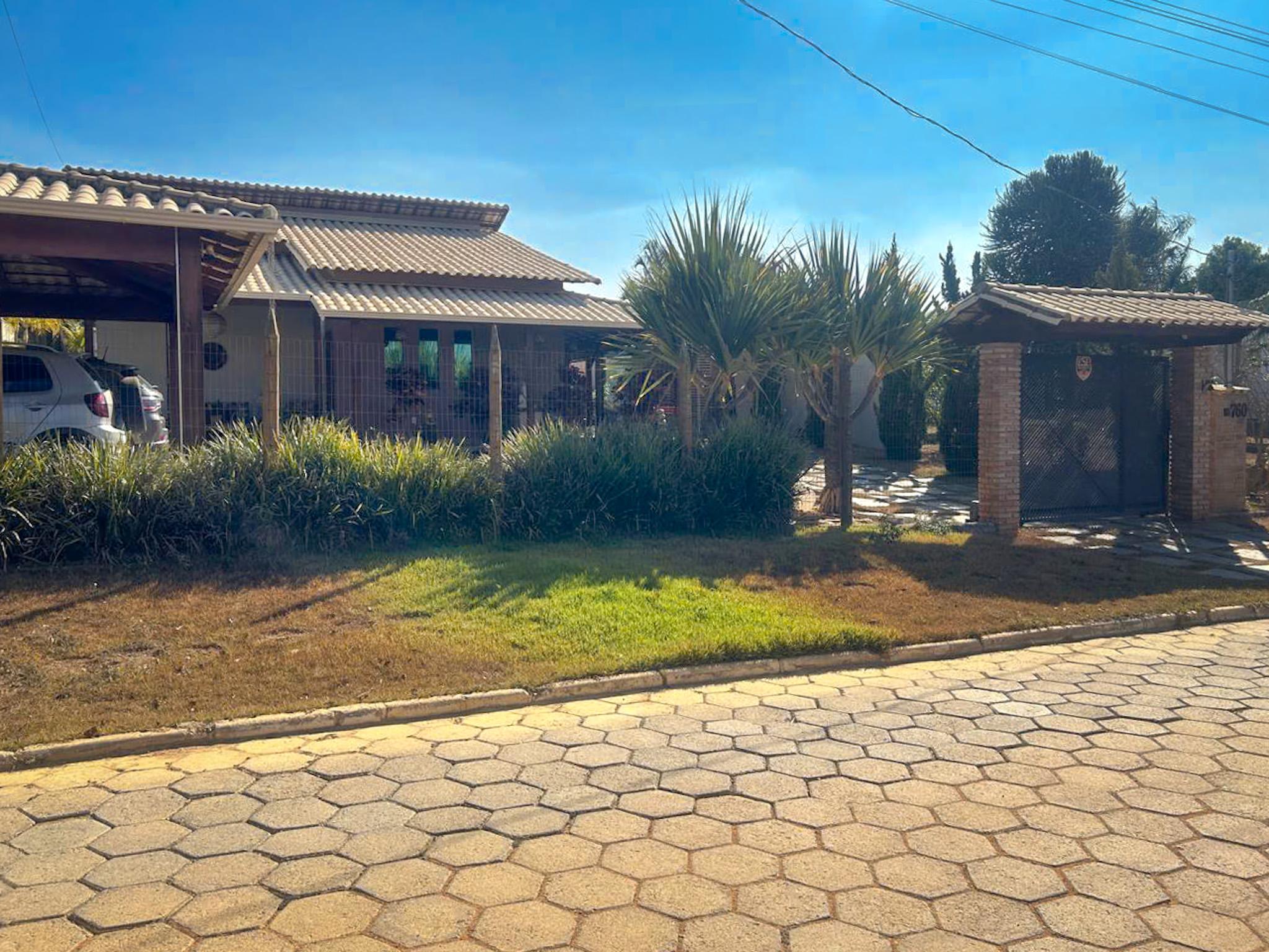 Chácara com 4 Quartos à Venda, 1.000 m² em  - Jaboticatubas