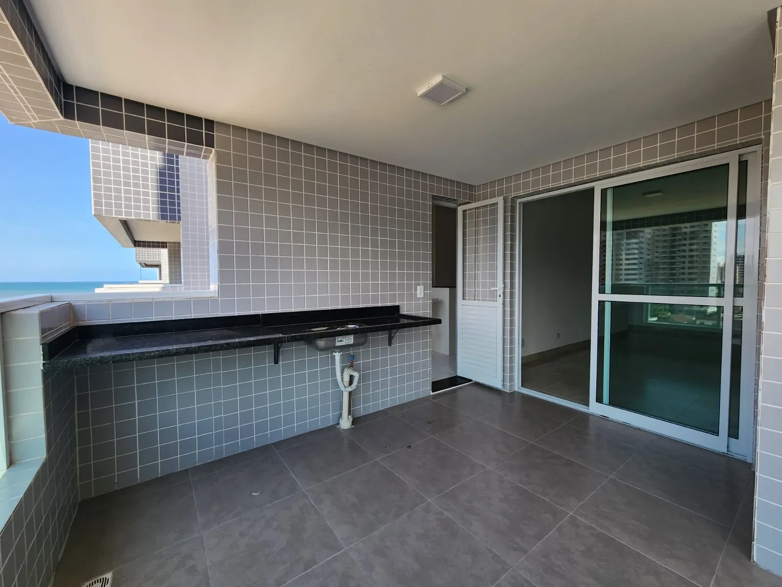 Imagem Apartamento com 2 Quartos à Venda, 8000 metro em Caiçara - Praia Grande