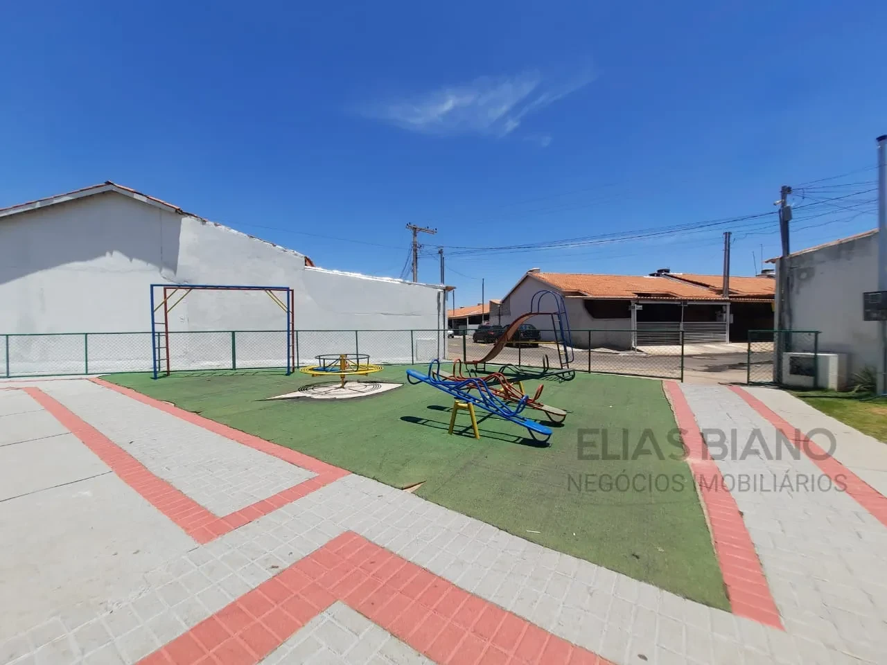 Imagem Casa de Condomínio com 3 Quartos à Venda, 122 m² em Residencial Florais do Planalto - Valparaíso de Goiás