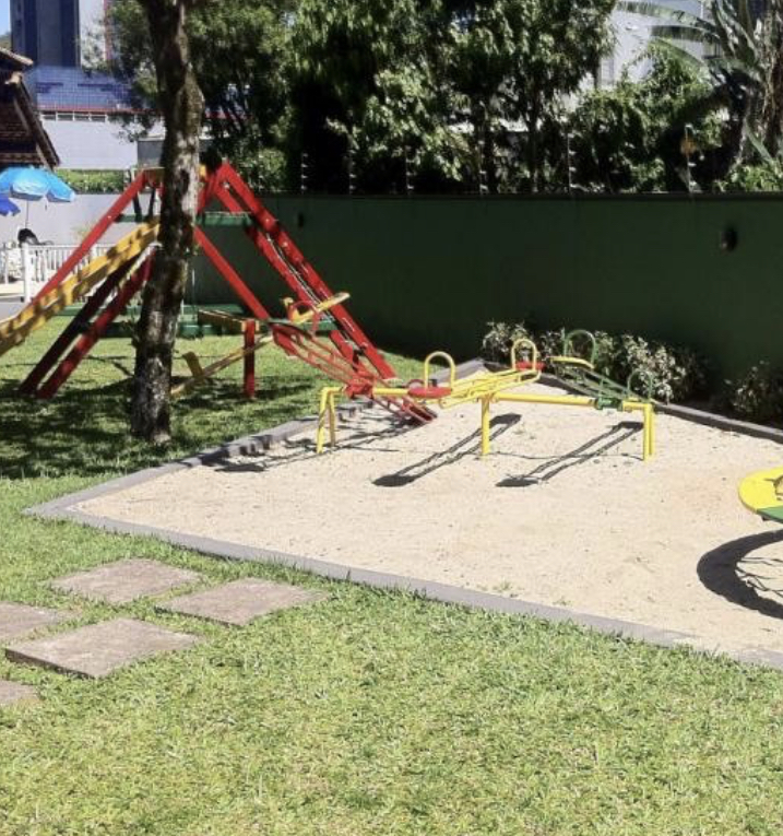 Imagem Cobertura com 4 Quartos à Venda, 228 m²em América - Joinville