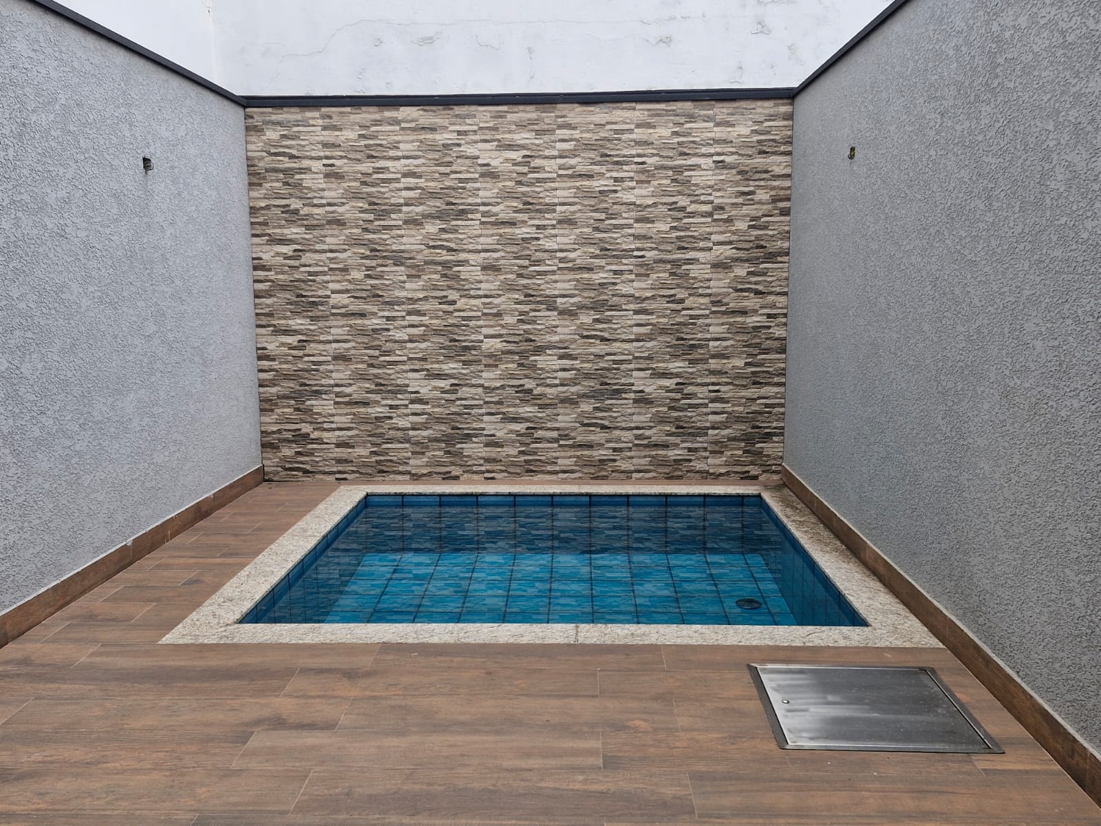 Imagem Sobrado com 3 Quartos à Venda, 193 m²em Jardim Santo Elias - São Paulo