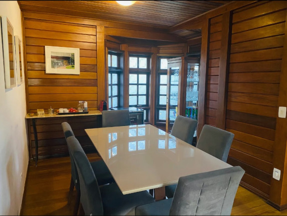 Imagem Casa com 3 Quartos à Venda, 1.000 m² em Capivari - Campos do Jordão