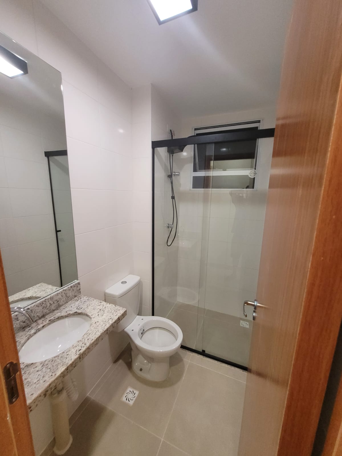 Imagem Apartamento com 2 Quartos para Alugar, 63 m²em Buraquinho - Lauro de Freitas
