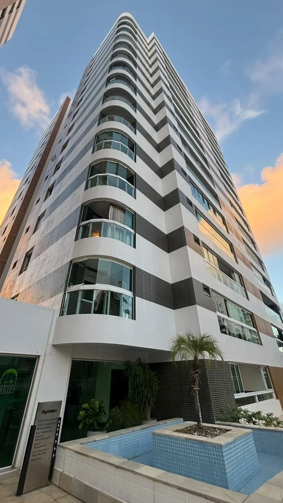 Imagem Apartamento com 4 Quartos à Venda ou Locação, 141 metros em Alphaville I - Salvador