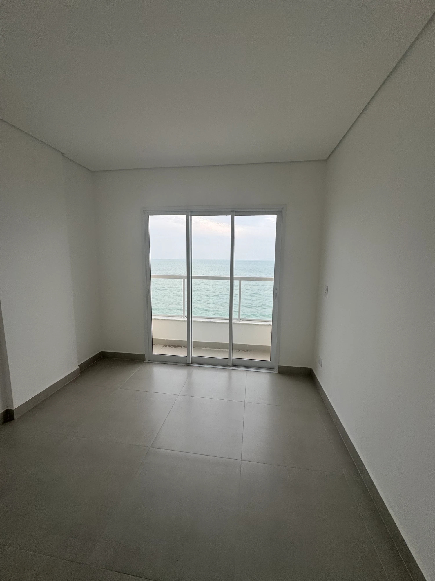 Imagem Apartamento com 3 Quartos à Venda, 99 metros em Massaguaçu - Caraguatatuba