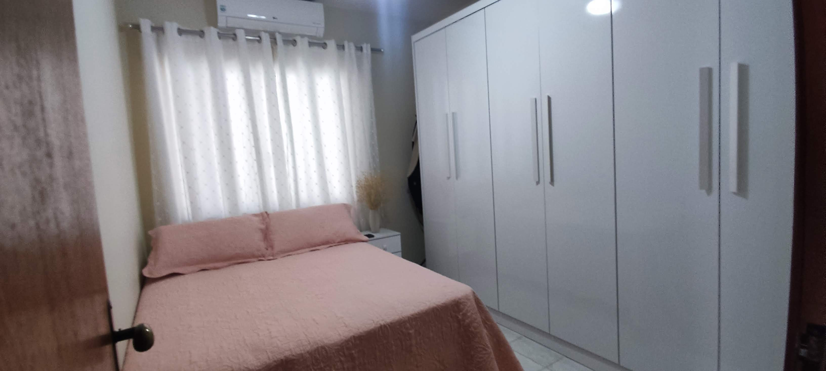 Casa de Vila com 2 Quartos à Venda, em Marambaia - São Gonçalo