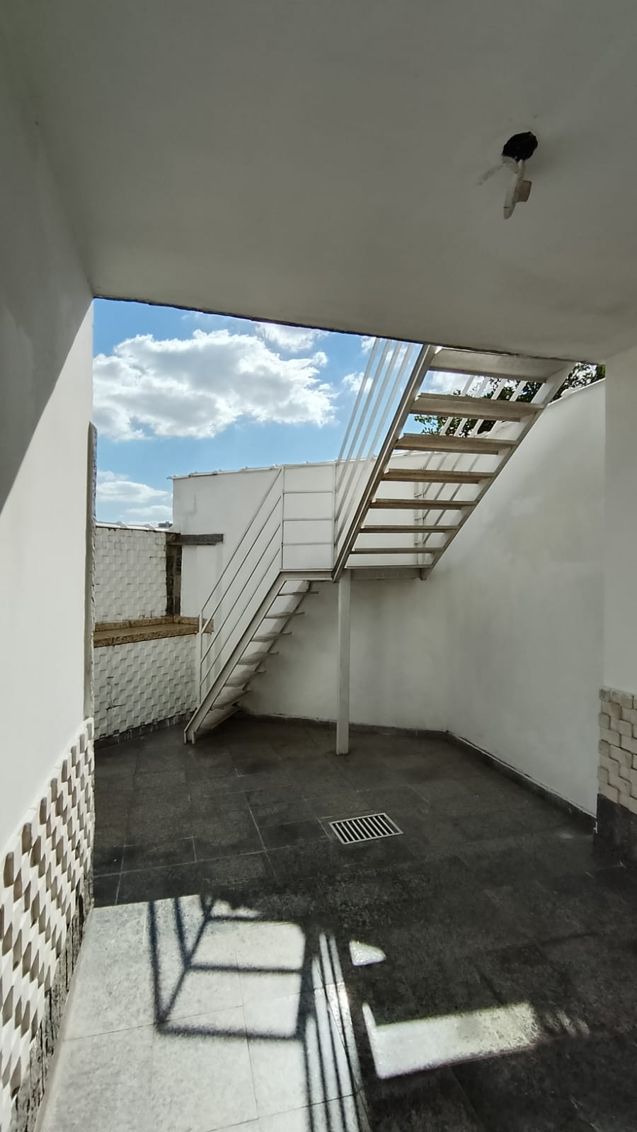 Imagem Casa com 2 Quartos à Venda, 165 m² em Santa Cecília - Juiz de Fora