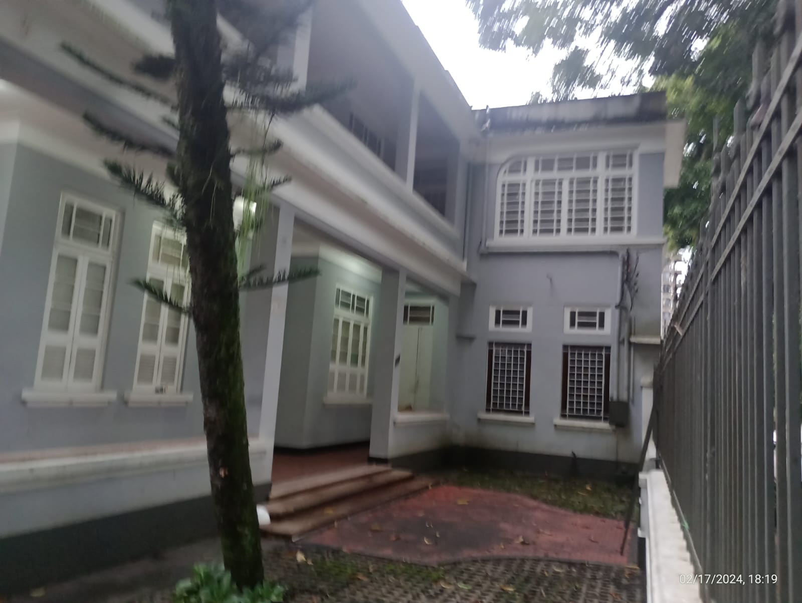 Imagem Sobrado com 5 Quartos para Alugar, 600 m²em Batista Campos - Belém
