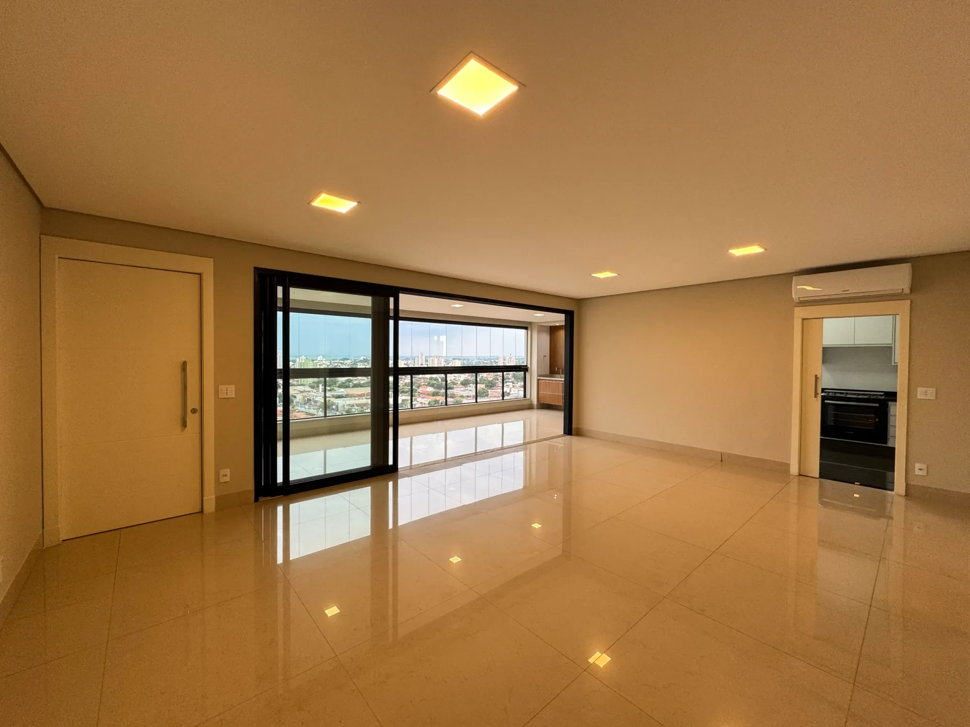 Imagem Apartamento com 3 Quartos para Alugar, 204 m² em Centro - Araçatuba