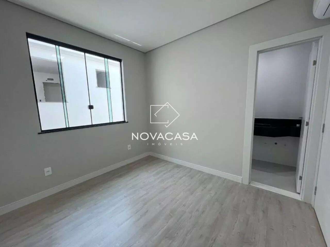 Foto do imóvel: Casa com 4 Quartos à Venda, 150 m² em Planalto - Belo Horizonte