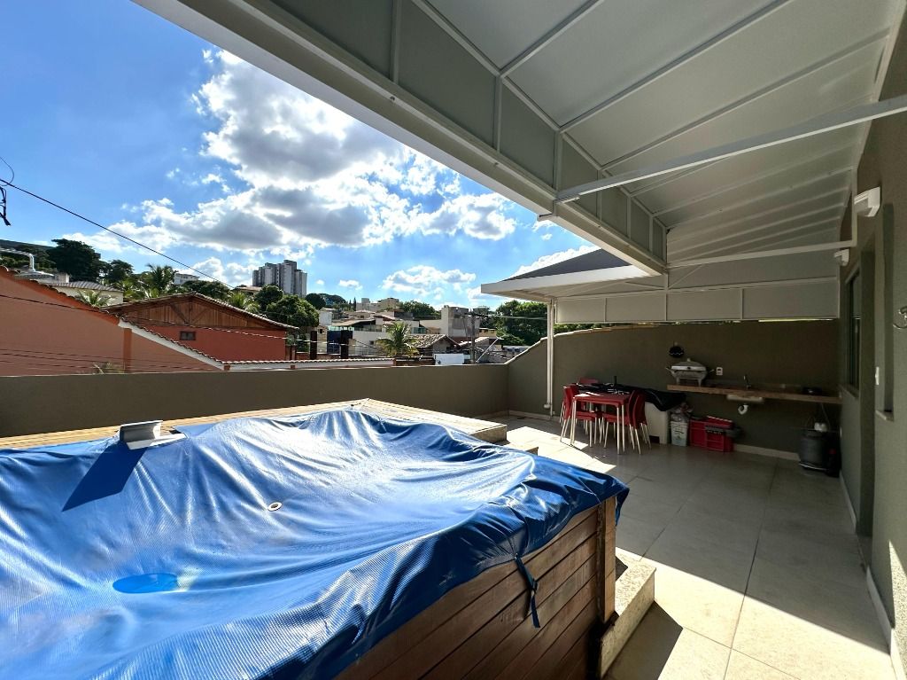 Imagem Casa com 3 Quartos à Venda, 122 m² em Planalto - Belo Horizonte