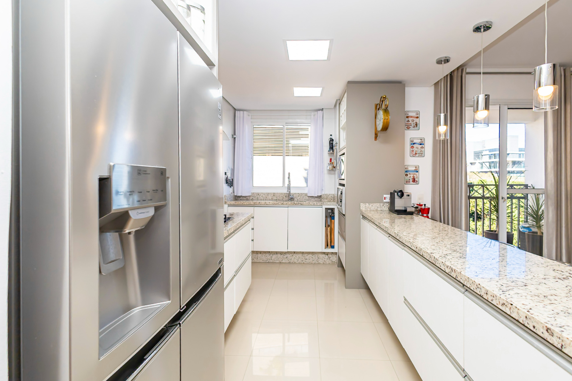 Imagem Apartamento com 2 Quartos à Venda, 170 m² em Cabral - Curitiba