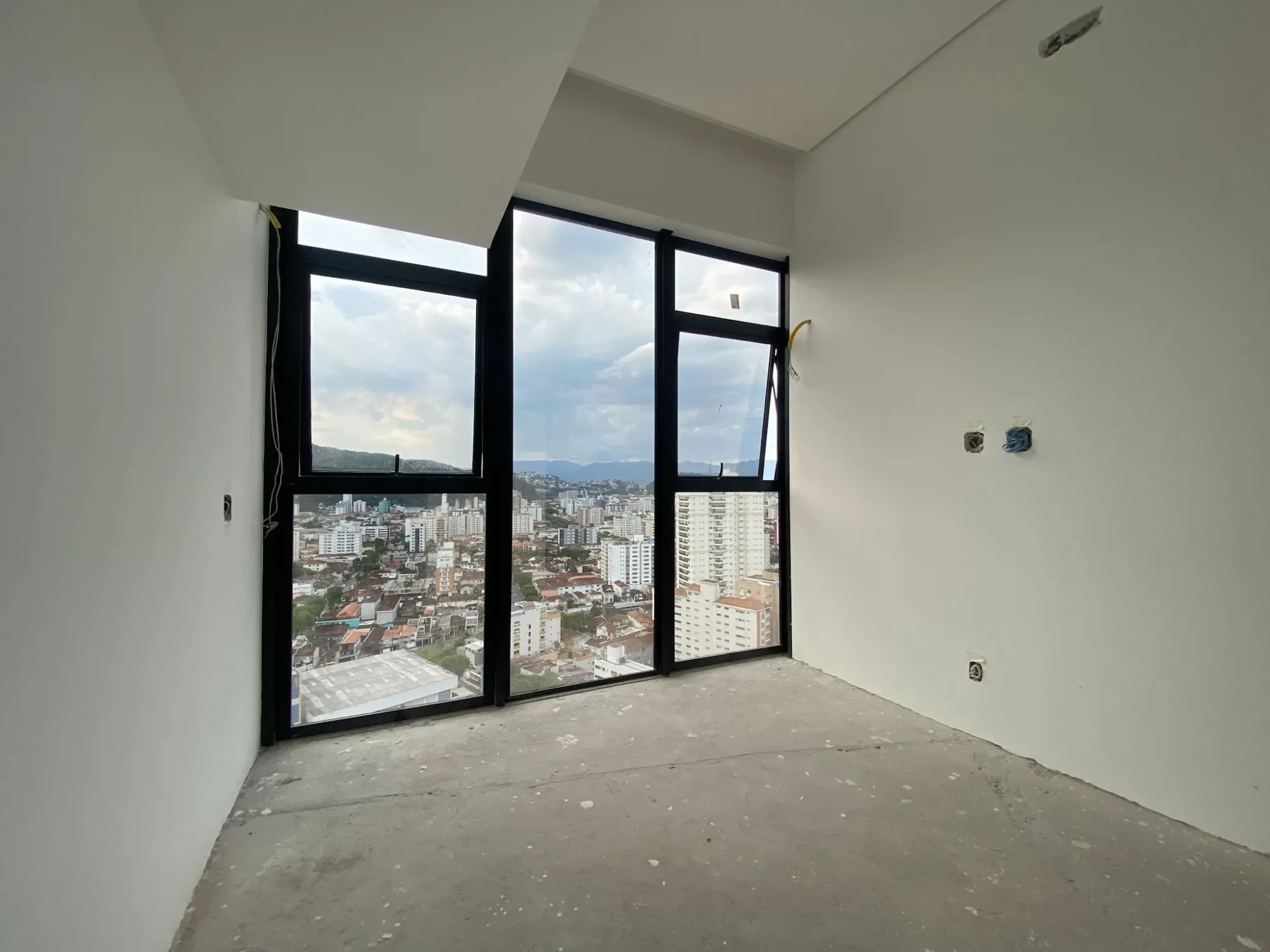 Imagem Cobertura com 4 Quartos à Venda, 320 m² em José Menino - Santos