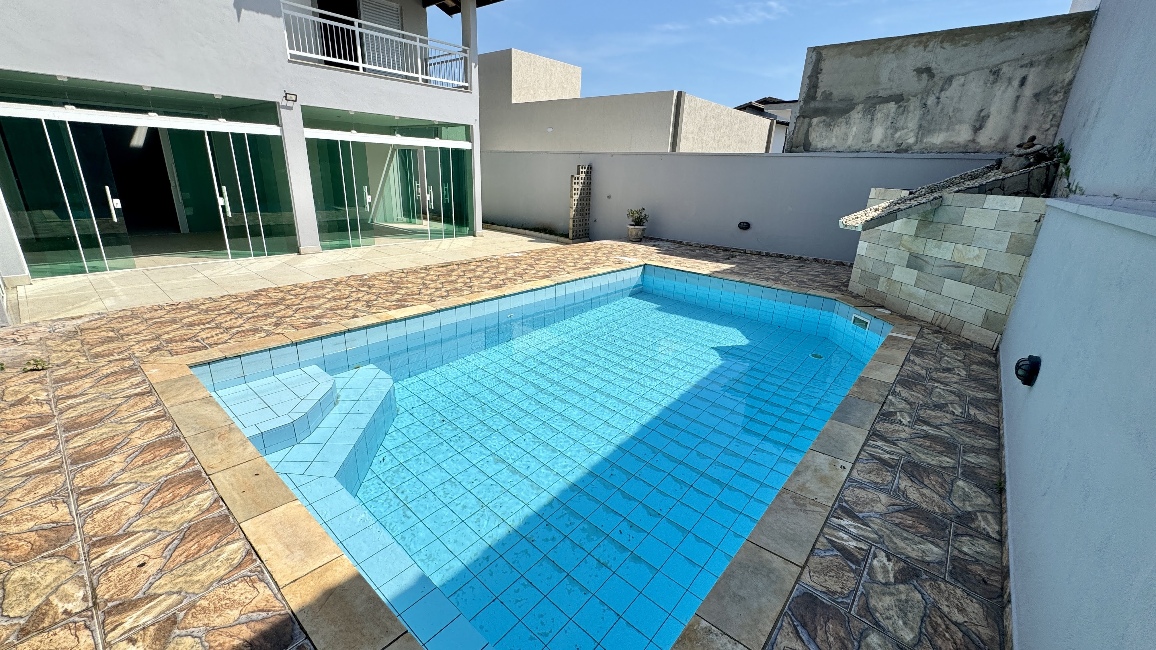 Imagem Sobrado com 8 Quartos à Venda, 152 m²em Cibratel - Itanhaém