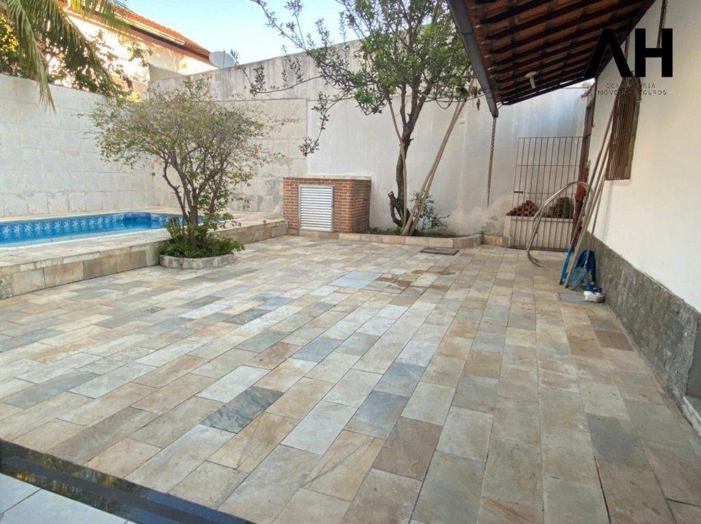 Imagem Casa com 3 Quartos à Venda, 360 m²em Piratininga - Niterói