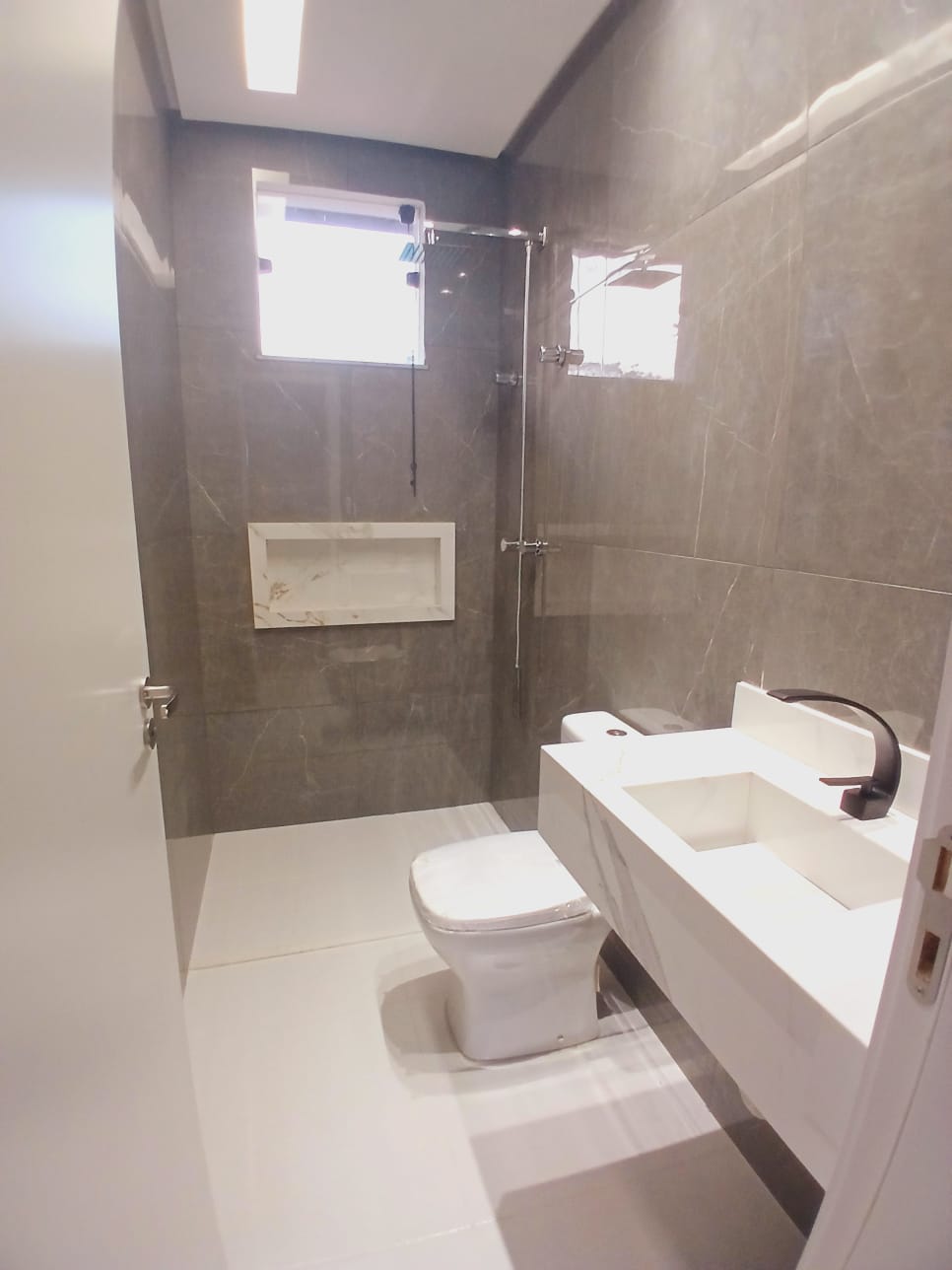 Imagem Casa com 4 Quartos à Venda, 241 m² em Ponta Negra - Manaus