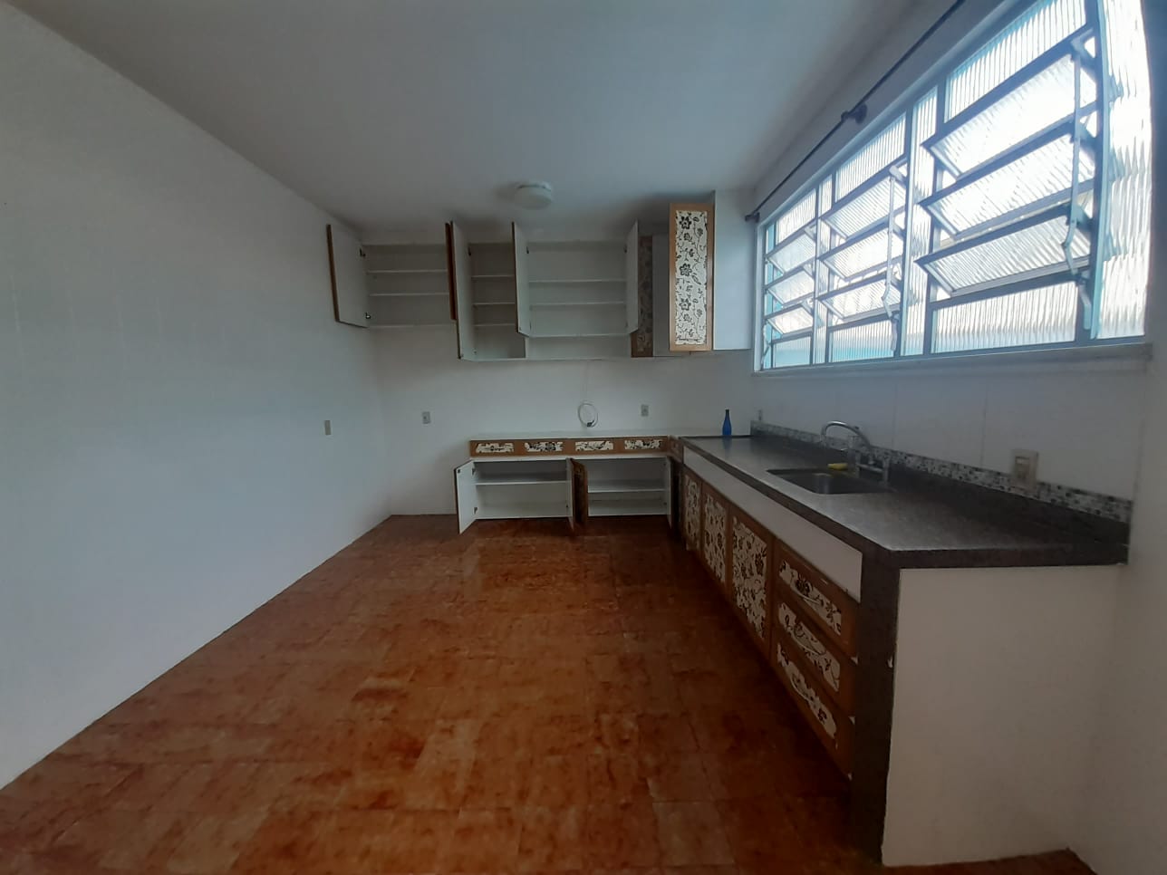 Imagem Casa com 4 Quartos para Alugar, 390 m² em Taquara - Rio de Janeiro