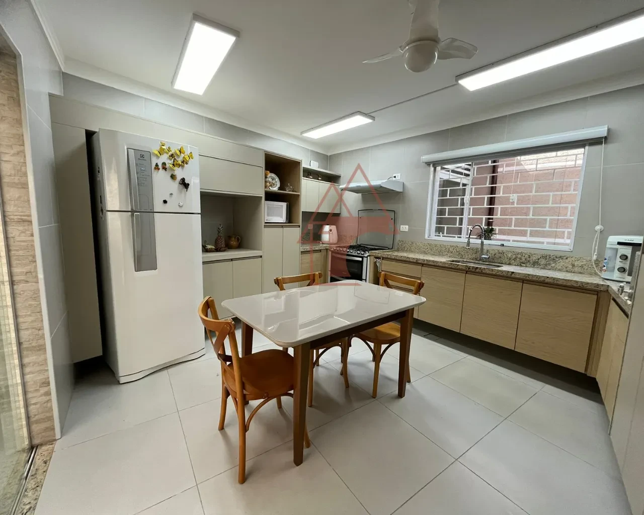 Imagem Sobrado com 3 Quartos à Venda, 156 m² em Aparecida - Santos