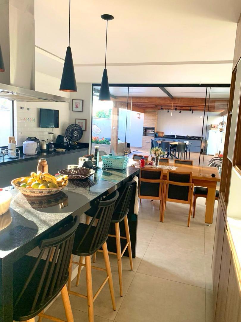 Imagem Casa de Condomínio com 3 Quartos à Venda, 271 m²em Portal Sul - Bela Vista de Goiás
