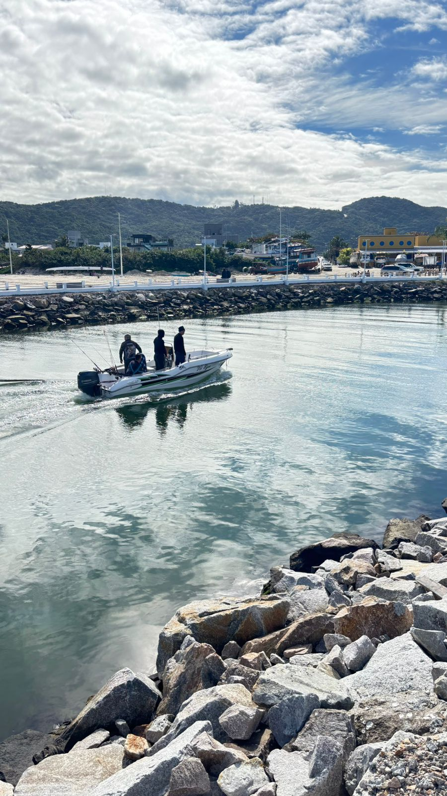 Imagem Sobrado com 3 Quartos à Venda, 118 m² em Bombinhas - Bombinhas