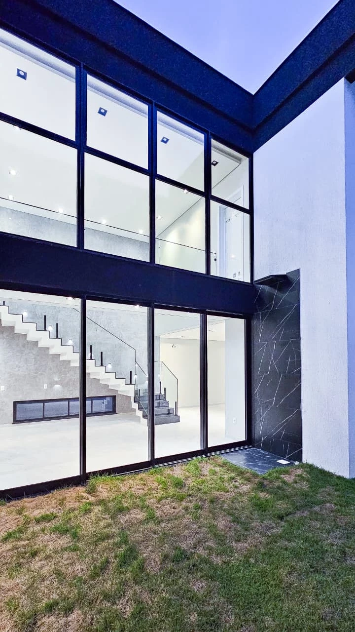 Imagem Casa de Condomínio com 4 Quartos à Venda, 267 m² em Cidade Alpha - Eusébio