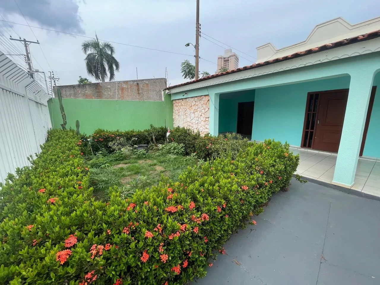 Imagem Casa com 4 Quartos para Alugar, 250 m² em Jardim Tropical - Cuiabá