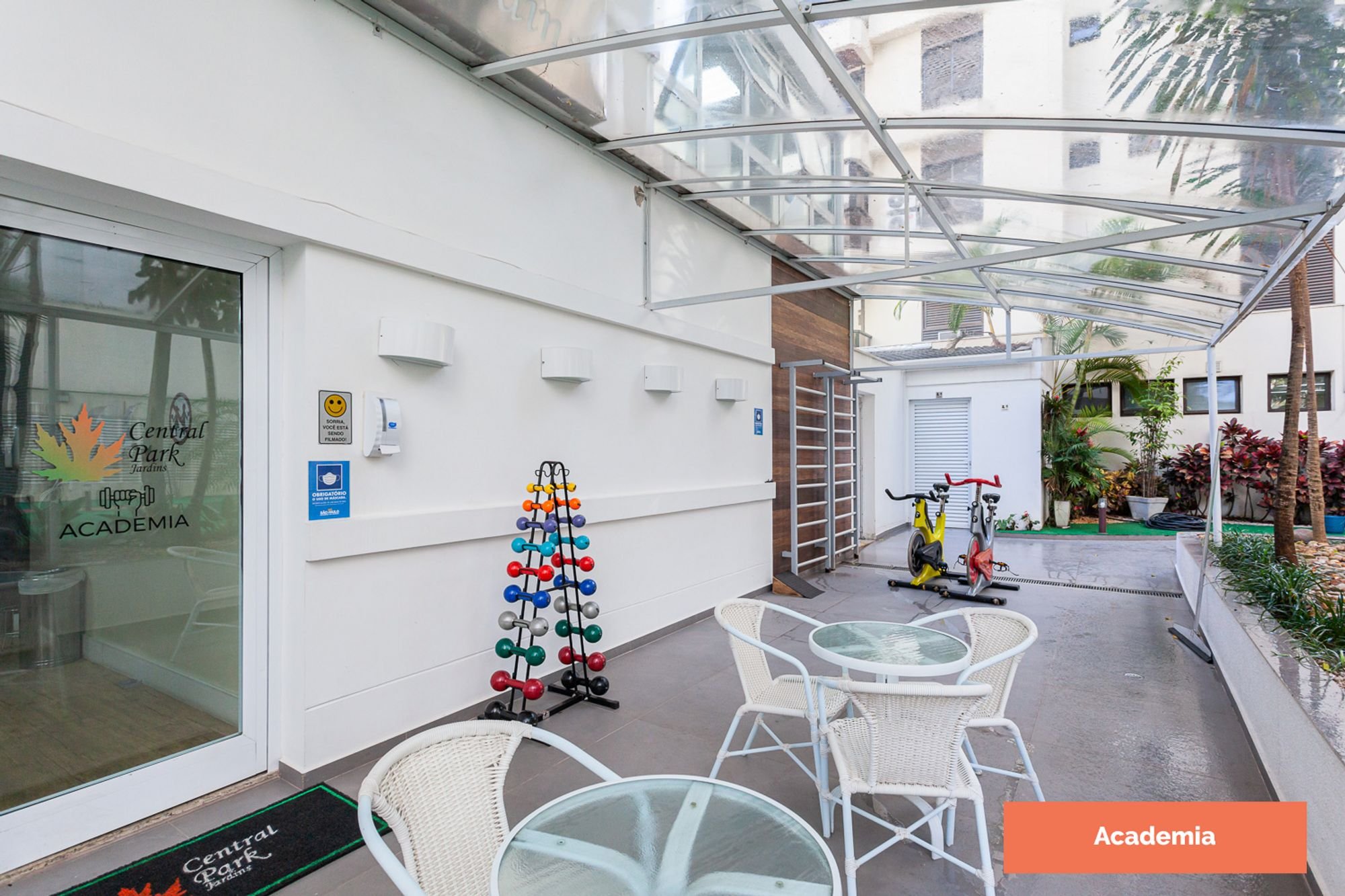 Imagem Flat com 3 Quartos à Venda ou Locação, 93 m²em Cerqueira César - São Paulo