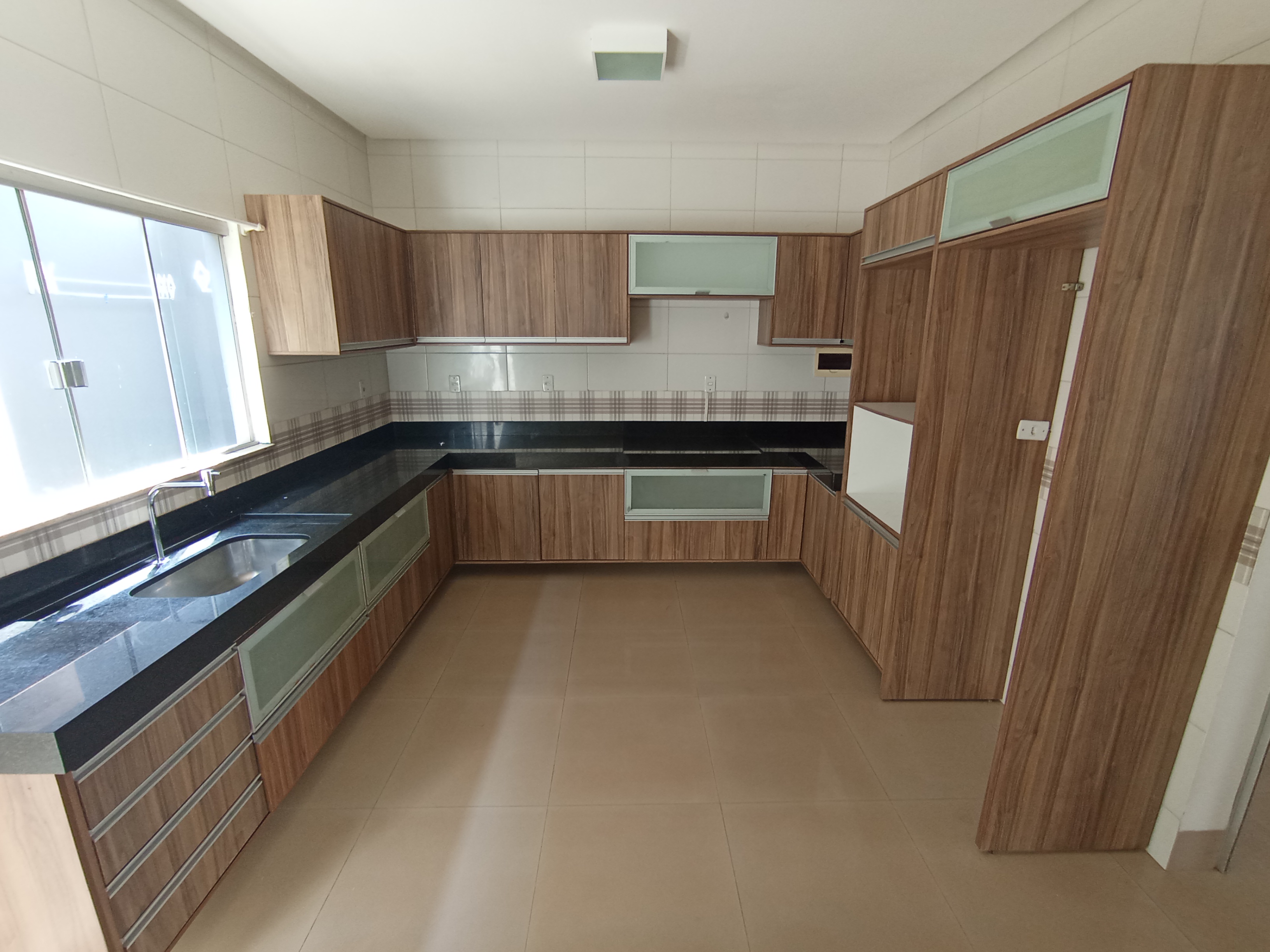 Imagem Sobrado com 2 Quartos para Alugar, 156 m²em Belo Horizonte - MARABA