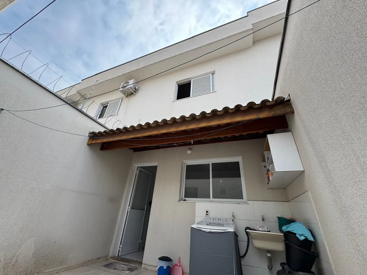 Imagem Sobrado com 2 Quartos à Venda, 80 metros em Jardim Wanel Ville V - Sorocaba