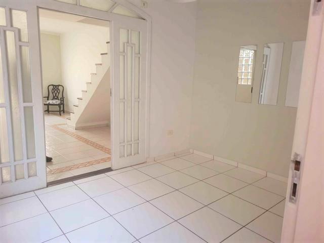 Imagem Sobrado com 3 Quartos à Venda, 200 m²em Conjunto Residencial Novo Pacaembu - São Paulo