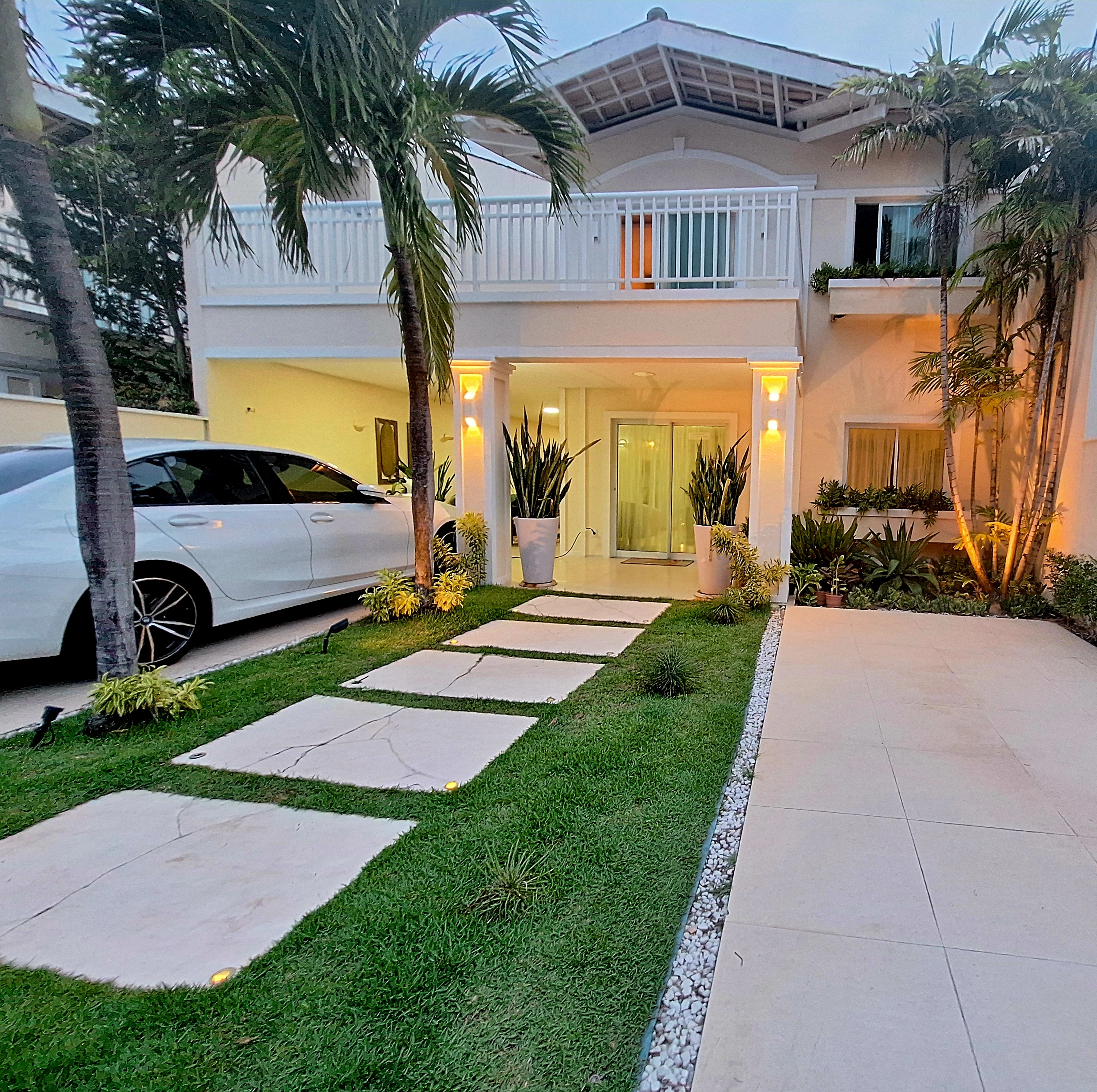 Imagem Casa de Condomínio com 4 Quartos à Venda, 242 m² em De Lourdes - Fortaleza