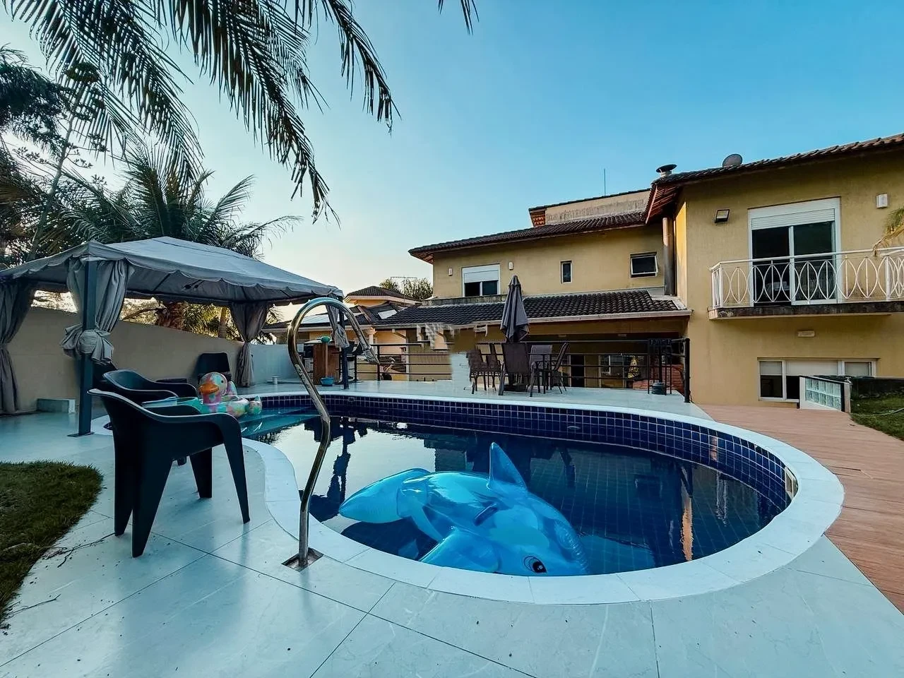 Casa de Condomínio com 4 Quartos à Venda, 368 m² em Jardim Indaiá - Embu das Artes