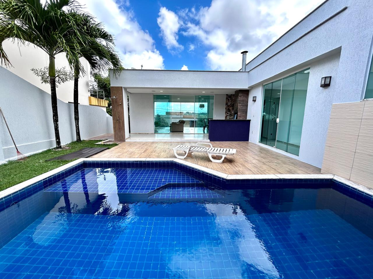 Casa de Condomínio com 3 Quartos para Alugar, 250 m² em Alphaville (Abrantes) - Camaçari