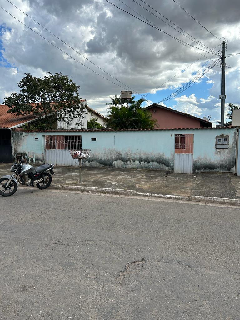 Imagem Casa com 3 Quartos à Venda, 211 m²em Jardim América - Goiânia