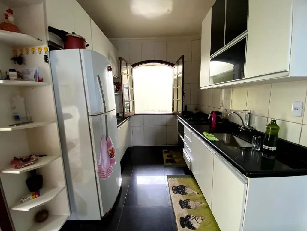 Imagem Casa com 4 Quartos à Venda, 200 m² em Tupi A - Belo Horizonte