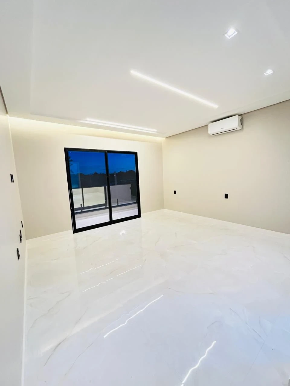 Foto do imóvel: Casa de Condomínio com 5 Quartos à Venda, 400 m² em Coaçu - Fortaleza