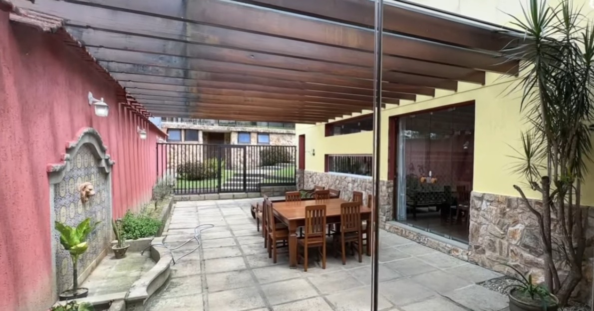 Imagem Casa com 4 Quartos à Venda, 441 m² em Castelanea - Petrópolis
