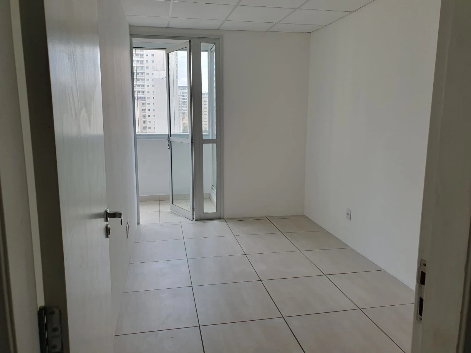 Sala Comercial à Venda, 39 m² em Cerqueira César - São Paulo