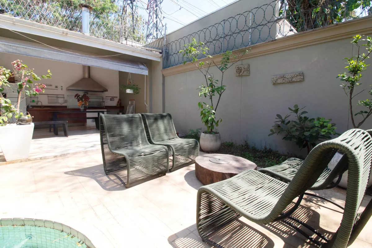 Imagem Casa com 4 Quartos à Venda ou Locação, 460 m² em Alto de Pinheiros - São Paulo