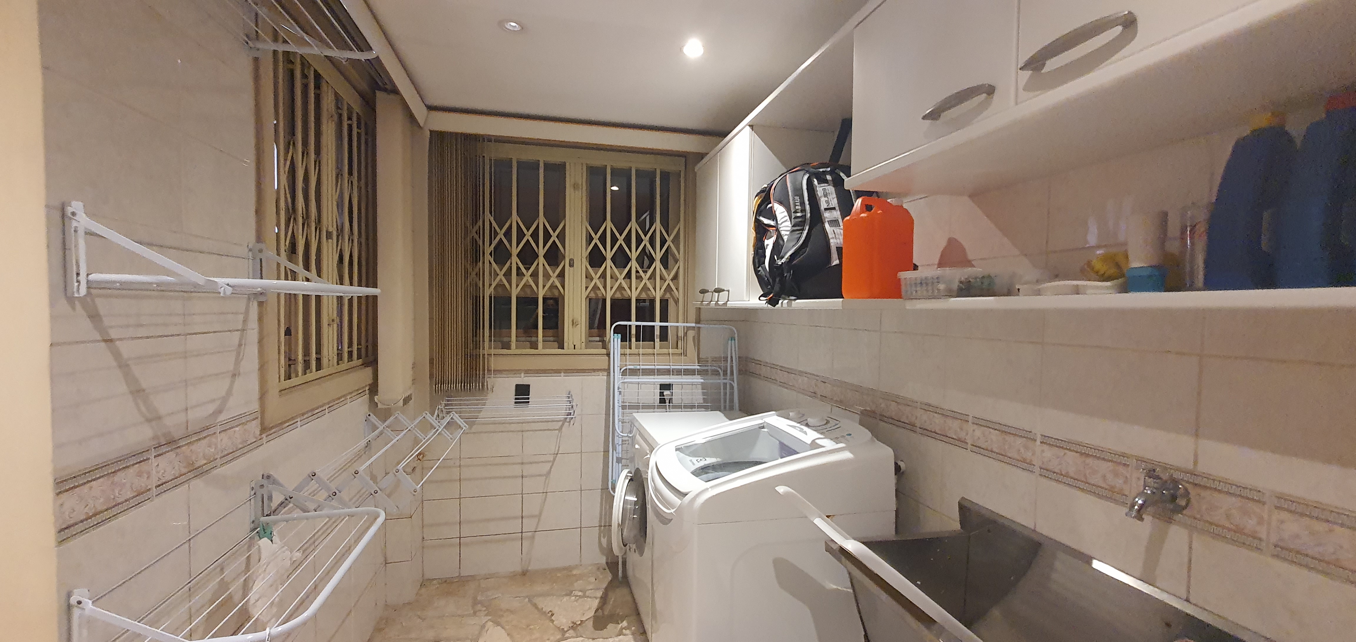 Imagem Casa de Condomínio com 3 Quartos à Venda, 340 m² em Menino Deus - Porto Alegre
