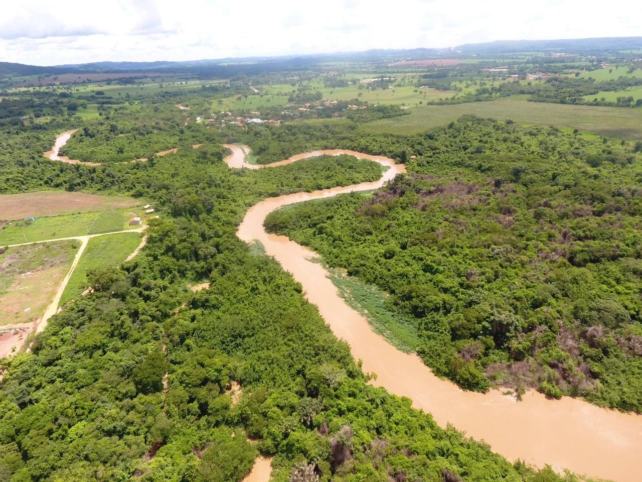 Terreno em Condomínio à Venda, 1000 m² em Varjão - Varjão