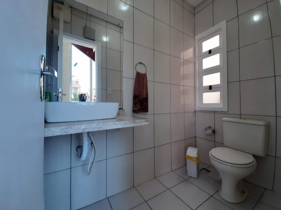Imagem Casa com 5 Quartos à Venda ou Temporada, 200 m² em Posto 4 (Capão Novo) - Capão da Canoa