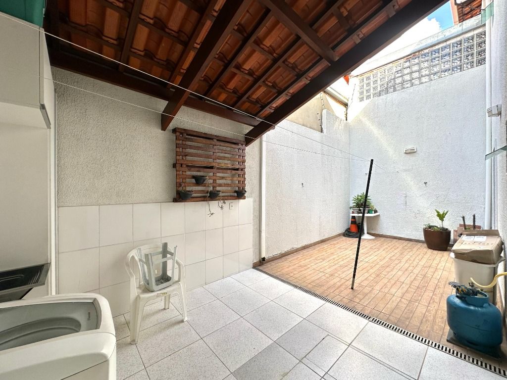 Imagem Casa com 3 Quartos à Venda, 122 m² em Planalto - Belo Horizonte