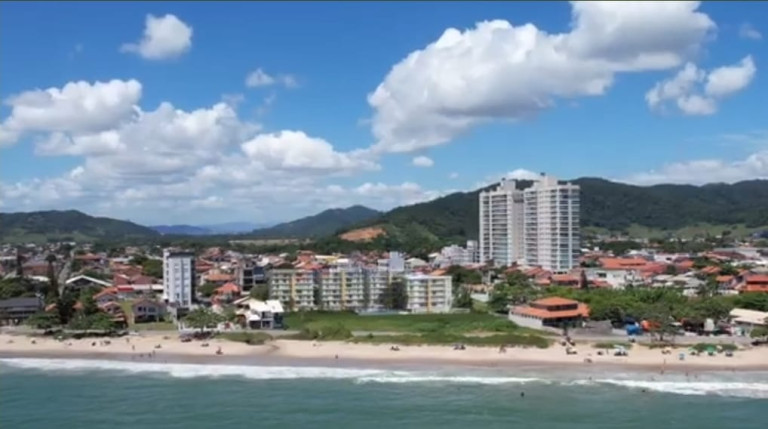 Apartamento à Venda,  em Armação - Penha