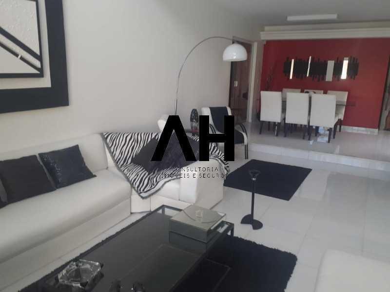 Imagem Casa com 4 Quartos à Venda, 250 m²em Maria Turri - Rio das Ostras