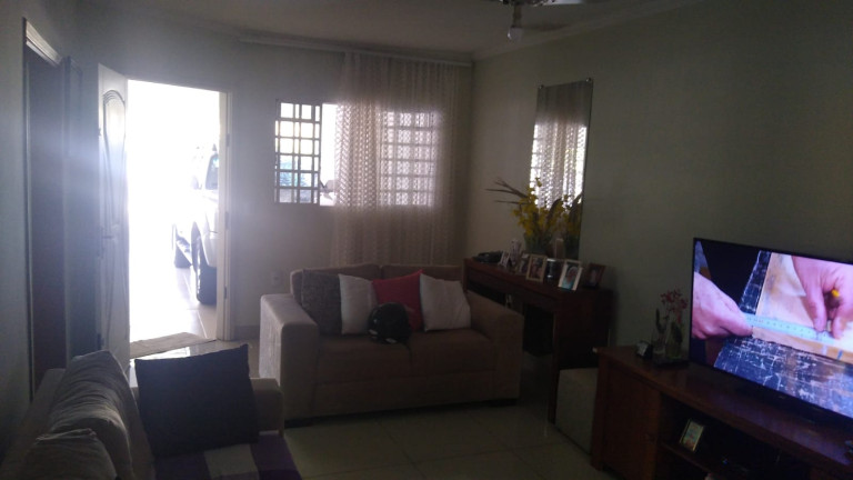 Imagem Casa com 3 Quartos à Venda, 164 m² em Palmeiras - Araçatuba