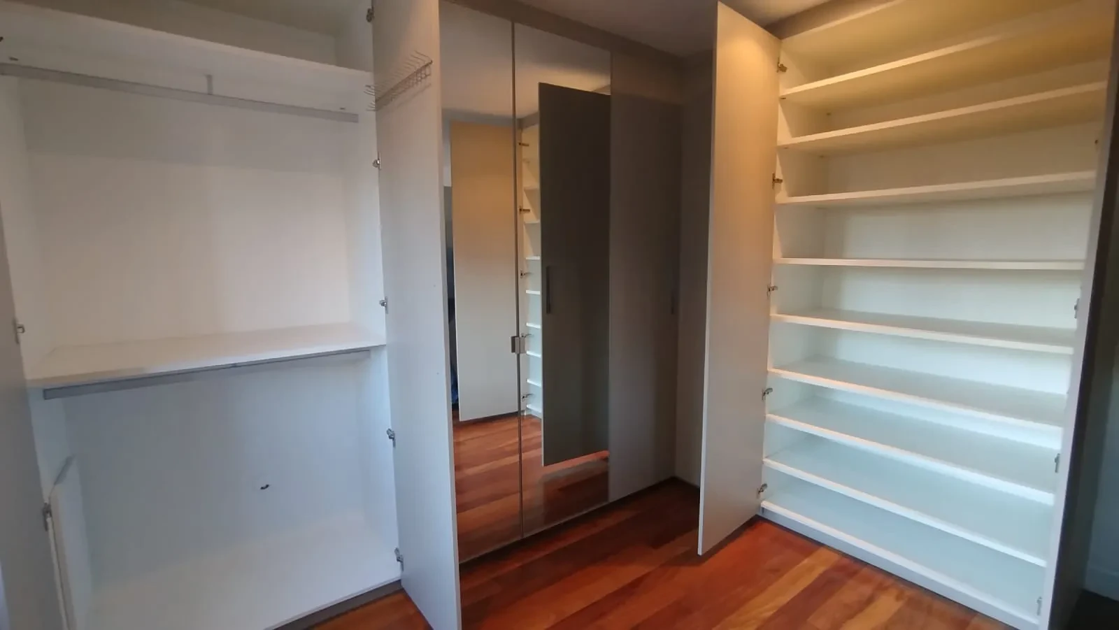 Imagem Apartamento com 1 Quarto à Venda ou Locação, 93 m² em Itaim Bibi - São Paulo